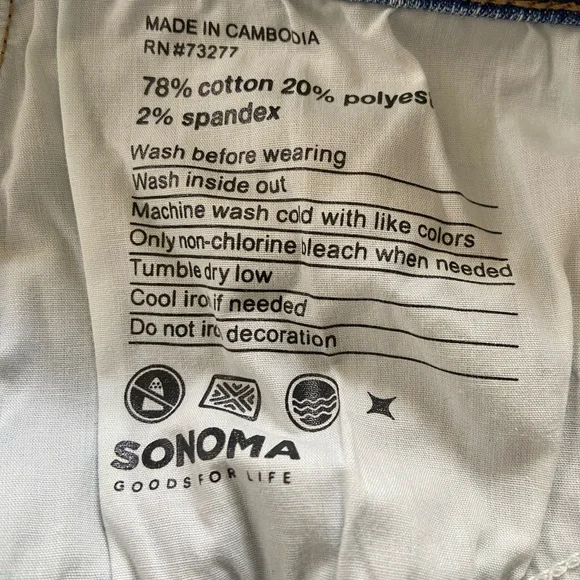 Sonoma Girlfriend Jeans Medium Wash Distressing and Holes Mid Rise Size 8 - Picture 4 of 13